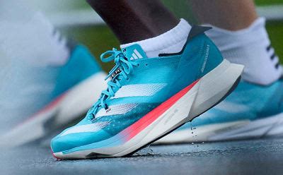 Schnappe dir neue adidas Laufschuhe jetzt online 